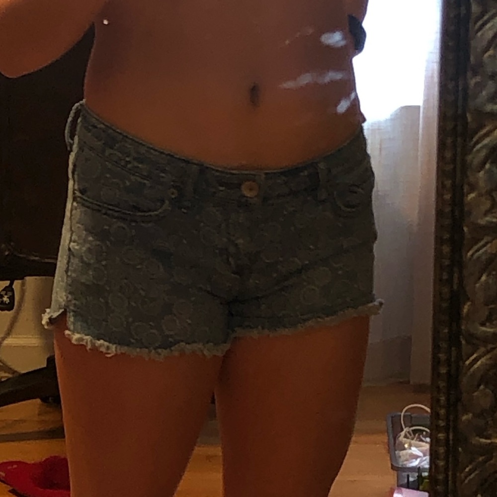 Aeropostale low rise shorts - Picture 3 of 5